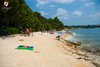 Panorama sulla spiaggia Lesso a Rovigno